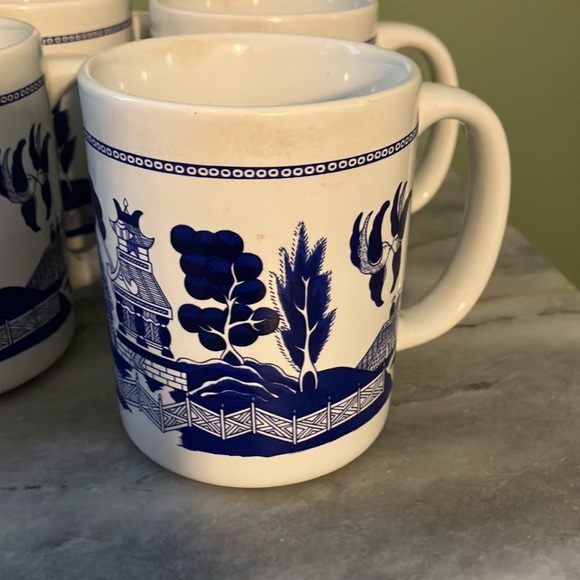 Blue Willow Pagoda Set - Picture 5 of 10